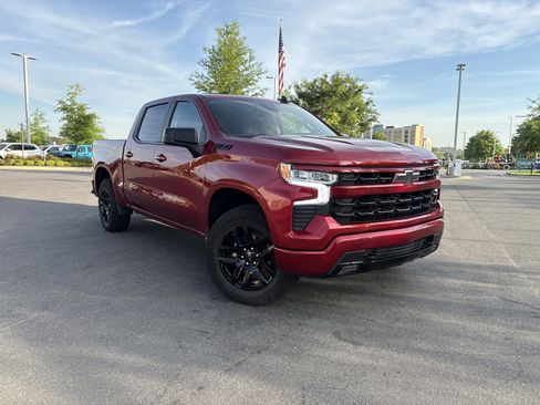 Used 2024 Chevrolet Silverado 1500 RST w/ Convenience Package II AWD/4WD image 2