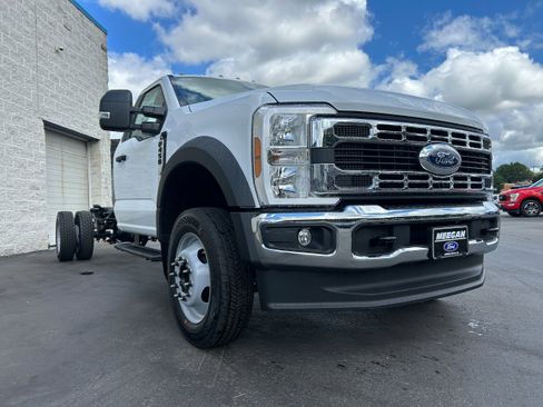 New 2025 Ford F450 XL w/ XL Chrome Package image 13