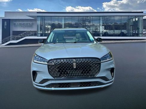 New 2026 Lincoln Aviator AWD w/ Jet Appearance Package image 2