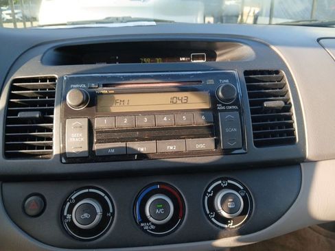 Used 2005 Toyota Camry LE image 14