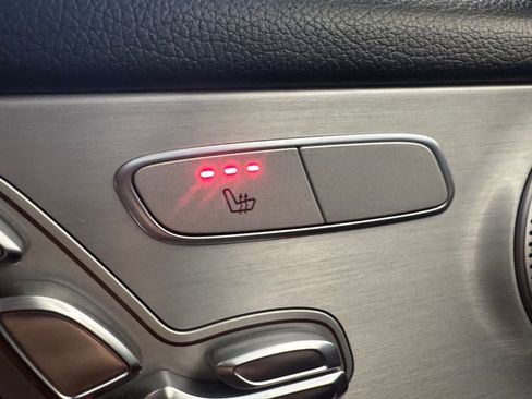 Used 2021 Mercedes-Benz GLC 300 4MATIC image 28