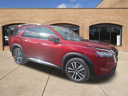 Used 2022 Nissan Pathfinder Platinum w/ Cargo Package