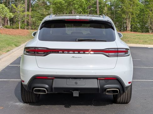 Certified 2025 Porsche Macan AWD/4WD image 28