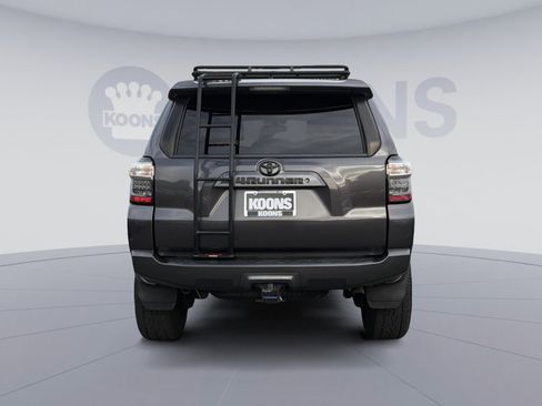Used 2018 Toyota 4Runner SR5 Premium AWD/4WD image 5