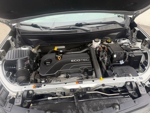 Used 2020 Chevrolet Equinox LT image 11