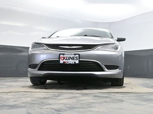 Used 2015 Chrysler 200 Limited w/ Convenience Group image 32