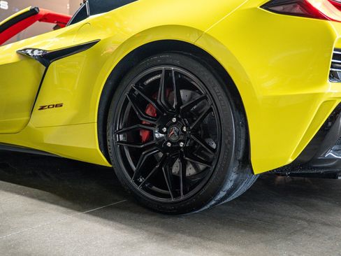 Used 2024 Chevrolet Corvette Z06 w/ Z07 Performance Package RWD image 20