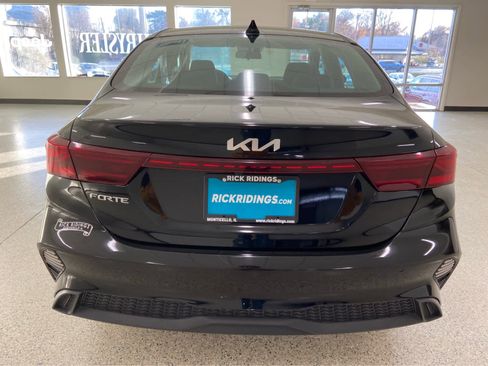 Used 2023 Kia Forte LXS image 6