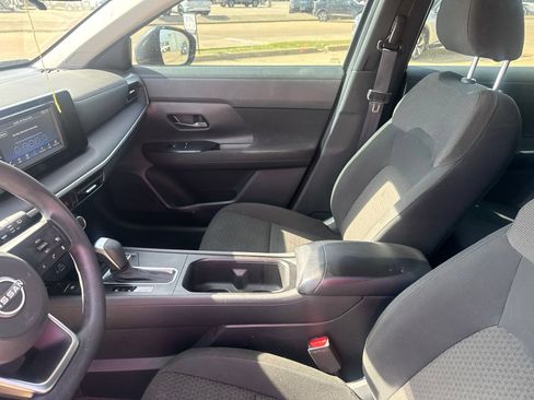 Used 2025 Nissan Kicks S AWD/4WD image 40