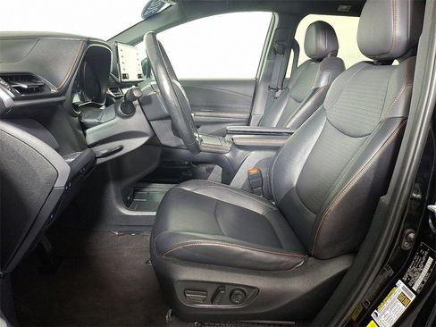 Used 2021 Toyota Sienna XSE w/ XSE Plus Package image 17