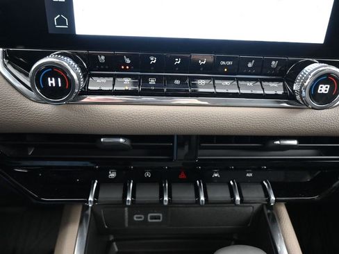 New 2026 GMC Canyon Denali w/ LPO, Denali Black Edition image 18