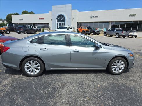 Used 2024 Chevrolet Malibu LT FWD image 2