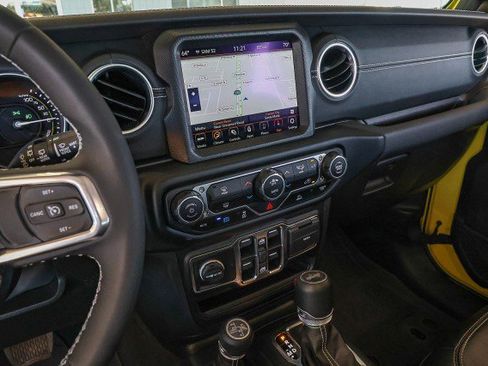 Used 2023 Jeep Wrangler Sahara image 12