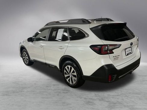 Used 2022 Subaru Outback Premium image 3