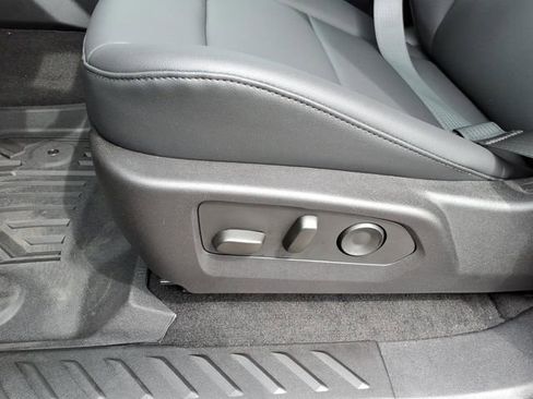 New 2026 Chevrolet Colorado Trail Boss w/ Midnight Edition AWD/4WD image 7