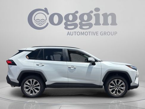 Used 2025 Toyota RAV4 XLE Premium AWD/4WD image 6