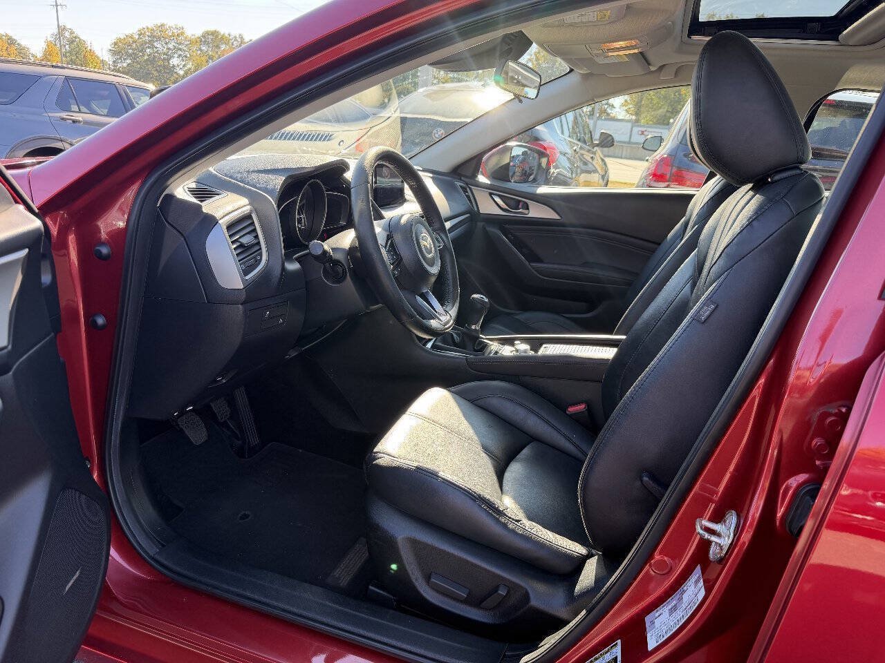 Used 2017 MAZDA MAZDA3 Touring w/ Popular Equipment Package FWD image 7