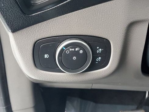 Used 2022 Ford Transit Connect XLT image 24