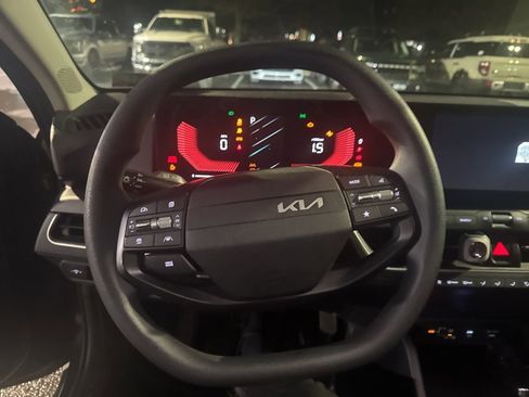 Used 2025 Kia K4 LXS image 10