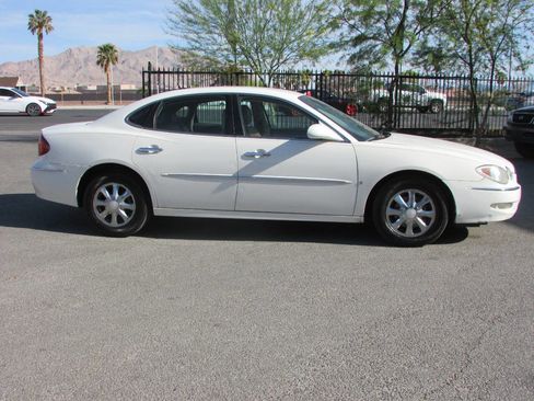Used 2006 Buick LaCrosse CXL w/ Driver Confidence Package FWD image 3