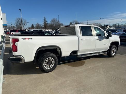 Used 2023 Chevrolet Silverado 2500 LT w/ Snow Plow Prep/Camper Package image 4