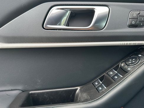 New 2026 Ford Explorer ST-Line w/ ST-Line Street Pack image 12