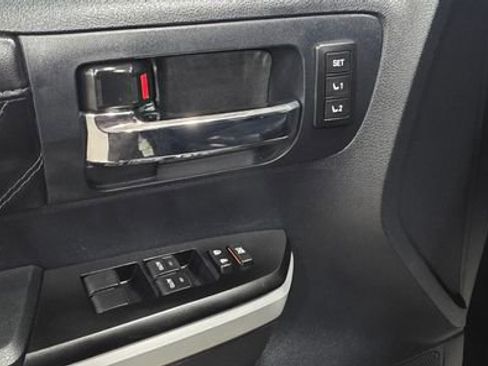 Used 2018 Toyota Tundra Platinum image 12