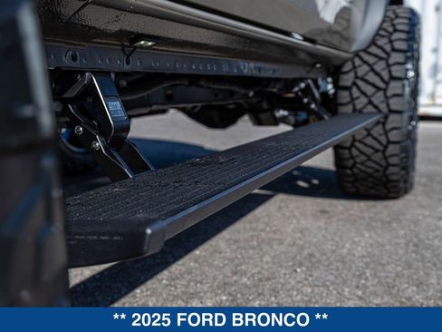 New 2025 Ford Bronco Badlands image 28
