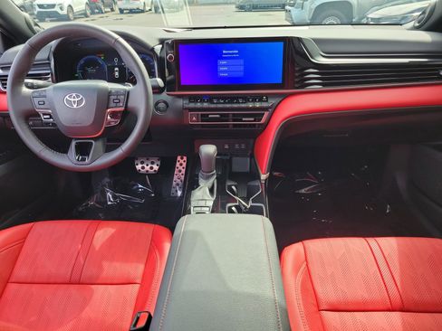 Used 2026 Toyota Camry XSE w/ Premium Package FWD image 9