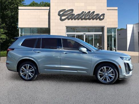 Certified 2025 Cadillac XT6 Premium Luxury image 6