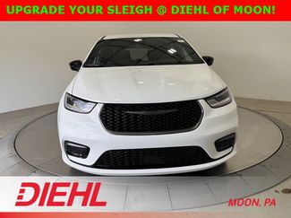 New 2026 Chrysler Pacifica Select video 2