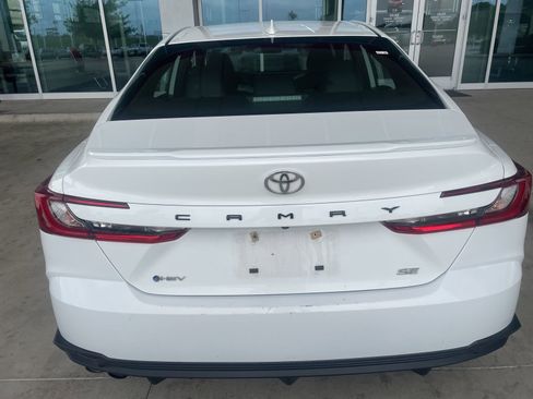 Used 2025 Toyota Camry SE image 10