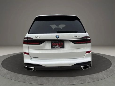 Used 2023 BMW X7 xDrive40i w/ M Sport Package AWD/4WD image 4