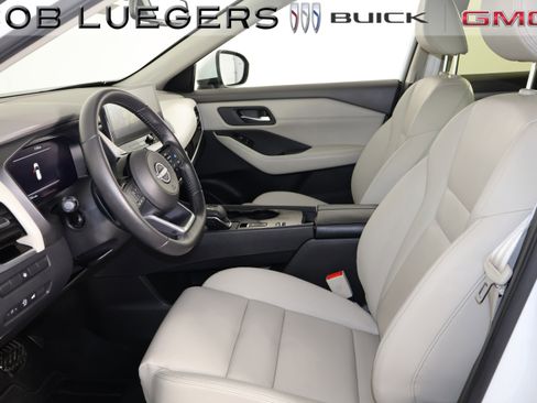 Used 2024 Nissan Rogue SL image 9