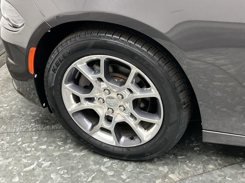 Used 2017 Dodge Charger SXT image 5