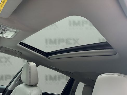 Used 2017 Toyota Highlander XLE FWD image 11