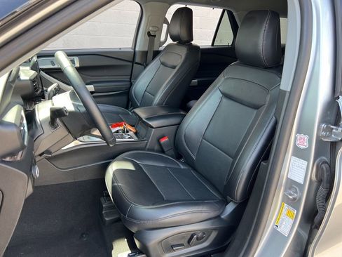 Used 2024 Ford Explorer Limited image 22