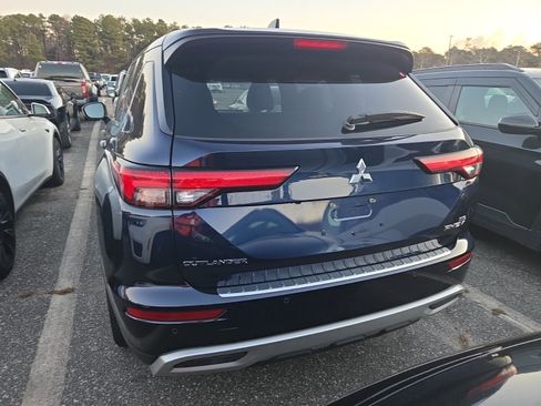 Used 2023 Mitsubishi Outlander SE image 7