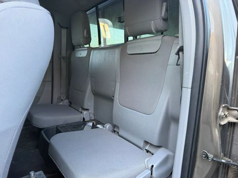 Used 2012 Toyota Tacoma 2WD Access Cab w/ SR5 Pkg image 12