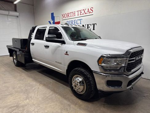 Used 2021 RAM 3500 Tradesman w/ Chrome Appearance Group image 3