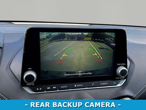 Used 2024 Nissan Sentra SV FWD image 14