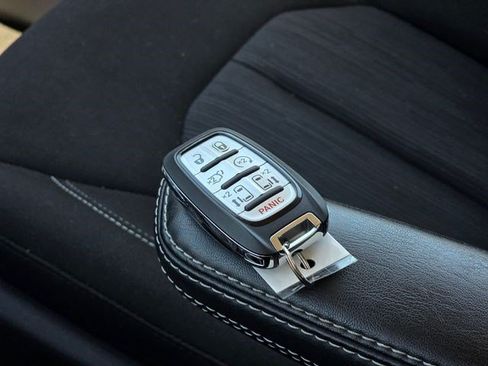 Used 2023 Chrysler Voyager LX FWD image 34
