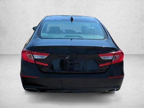 Used 2018 Honda Accord Touring image 7