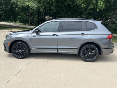 Used 2022 Volkswagen Tiguan SE R-Line FWD image 7