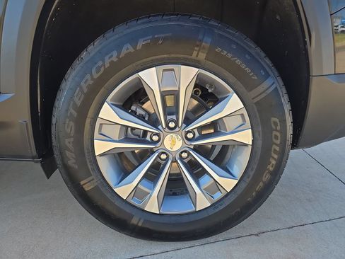 Used 2025 Chevrolet Equinox LT w/ Convenience Package II FWD image 32