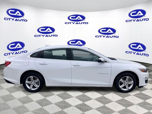 Used 2024 Chevrolet Malibu LT FWD image 2