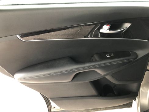 Used 2018 Kia Sorento L FWD image 16
