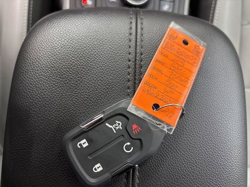 Used 2023 GMC Terrain SLT w/ LPO, Floor Liner Package AWD/4WD image 34