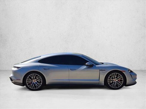 Used 2021 Porsche Taycan image 4