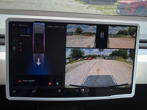 Used 2024 Tesla Cybertruck AWD Crew Cab image 16